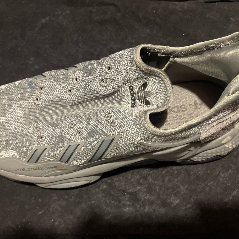 Adidas men’s Gray Patterned Sneakers